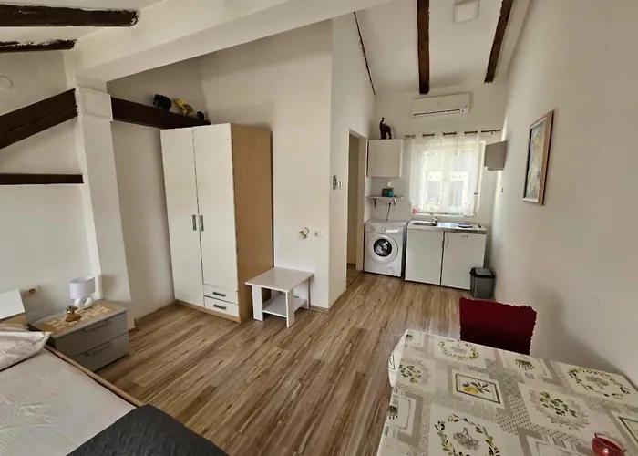 In Apartment Split